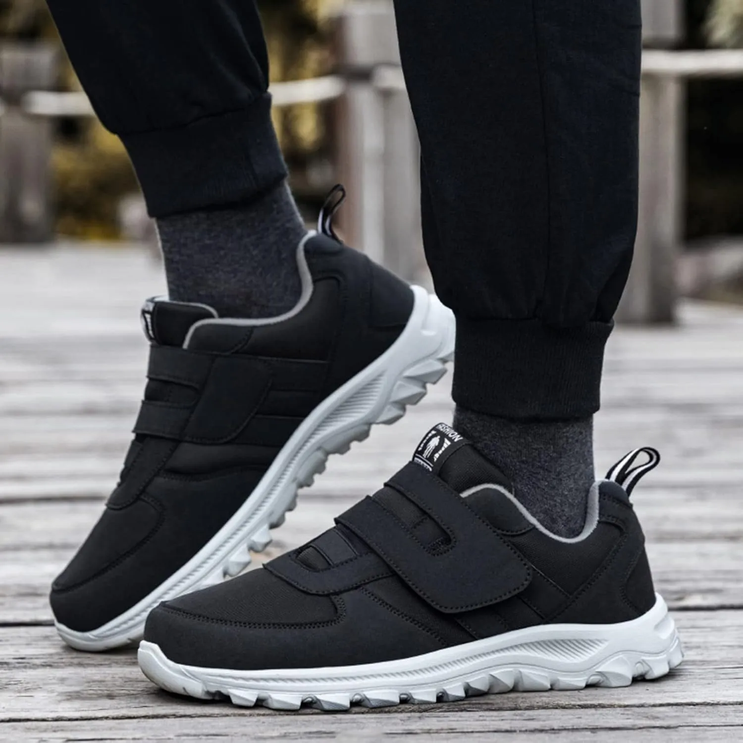 Outdoor Jogging Sneaker for Men Comfortable Lightweight Casual Walking Shoe Casual Soft Flat Soled Walking Shoes