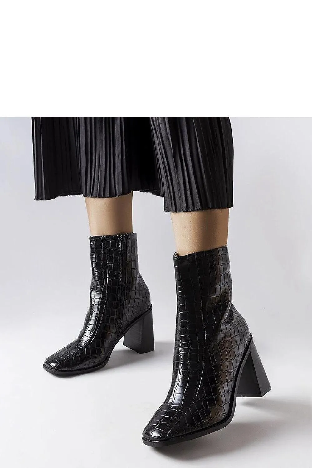 White imitation crocodile leather heel boots